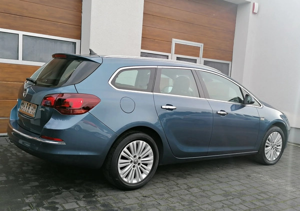 Opel Astra cena 28900 przebieg: 212000, rok produkcji 2013 z Września małe 781